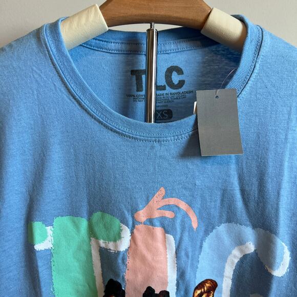 TLC Women's Light Blue Short Sleeve Graphic T-Shirt - Size XS - NWT - Picture 3 of 6